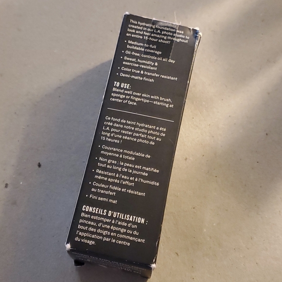 15 hour wear hydrating foundation - Picture 3 of 5